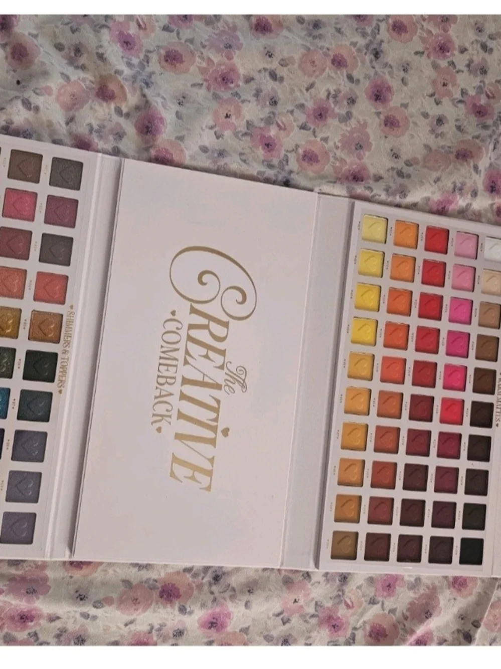 Teddy Cosmetic Set in Cream - PLOUSIE CAM BACK PALETTE EYESHADOW